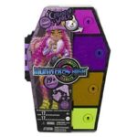 Moster HIgh Skulltimate Secrets Clawdeen Doll - Image 2